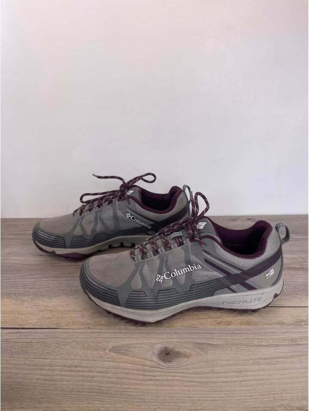 Columbia Techlite OutDry Hiking Shoes Women's Size 9